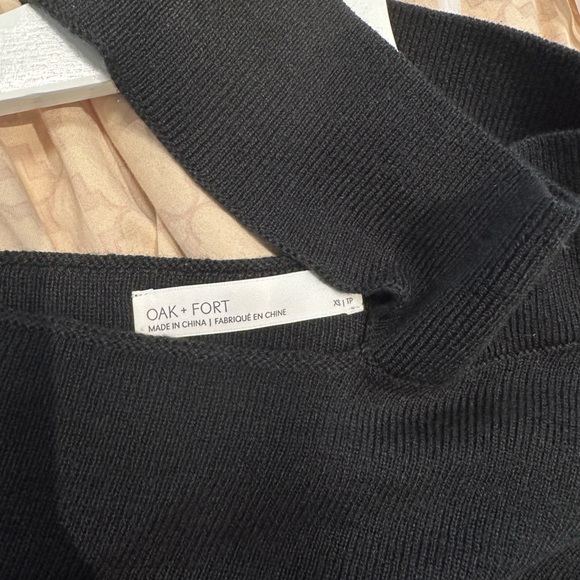 Oak + Fort off the shoulder High Neck Sweater, black - Picture 2 of 3